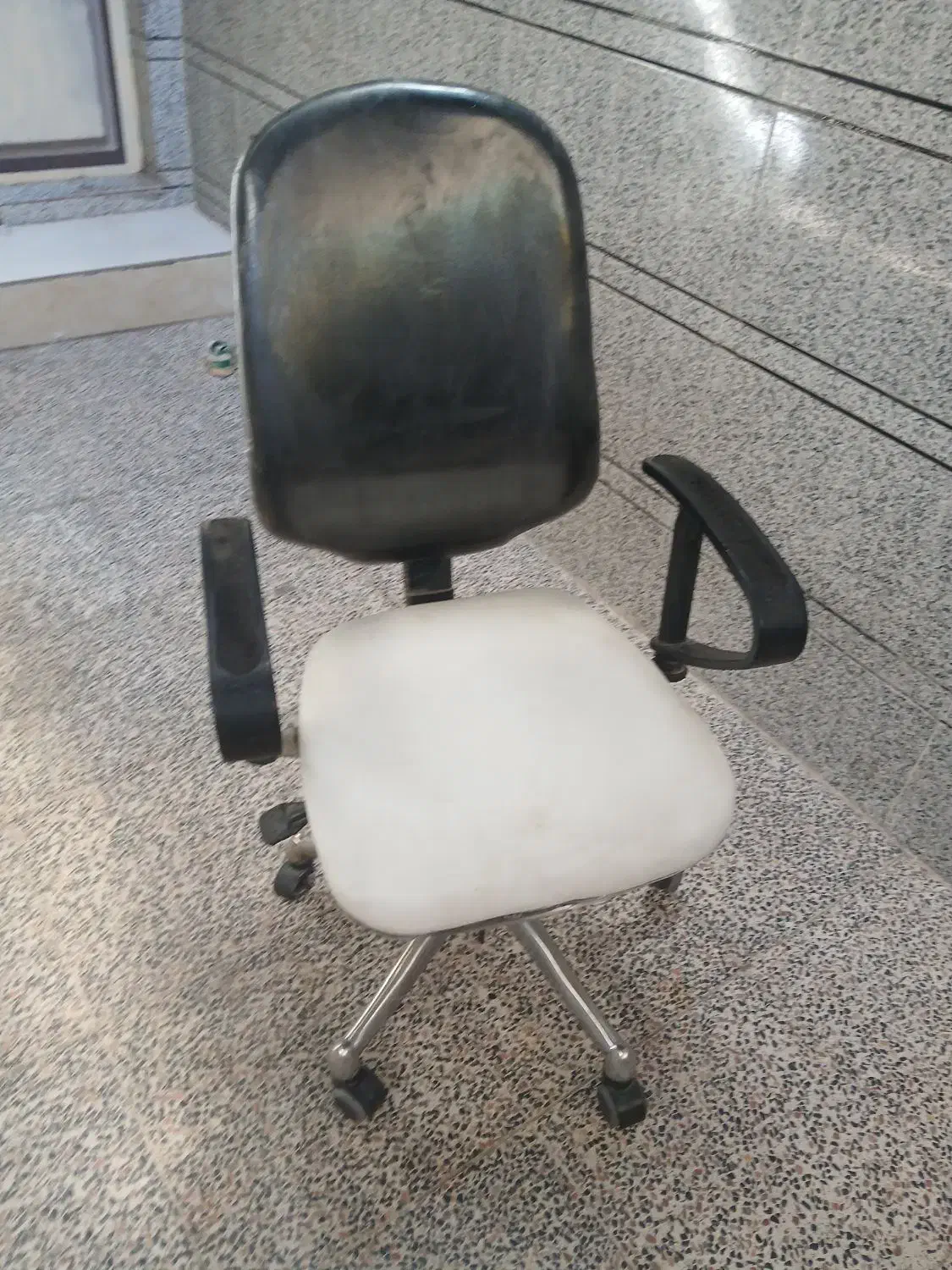 صندلی مدیریت|مبلمان اداری|اهواز, کوی طلاب|دیوار