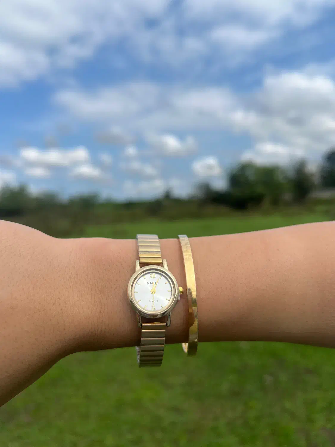 ساعت دخترونه|ساعت|رشت, استقامت ۱|دیوار