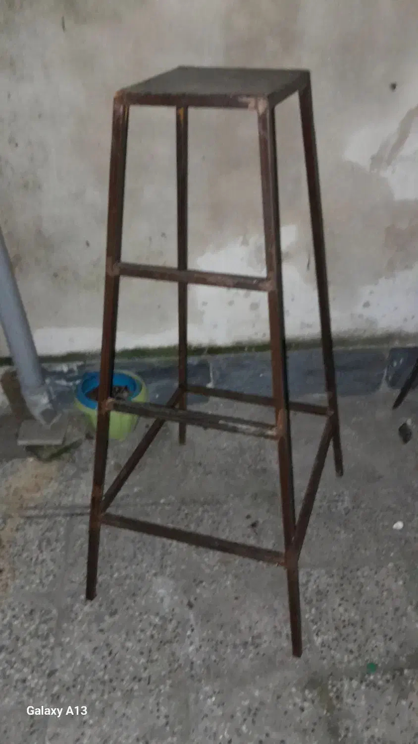 چهار پایه اهنی محکم|صندلی و نیمکت|گرگان, |دیوار