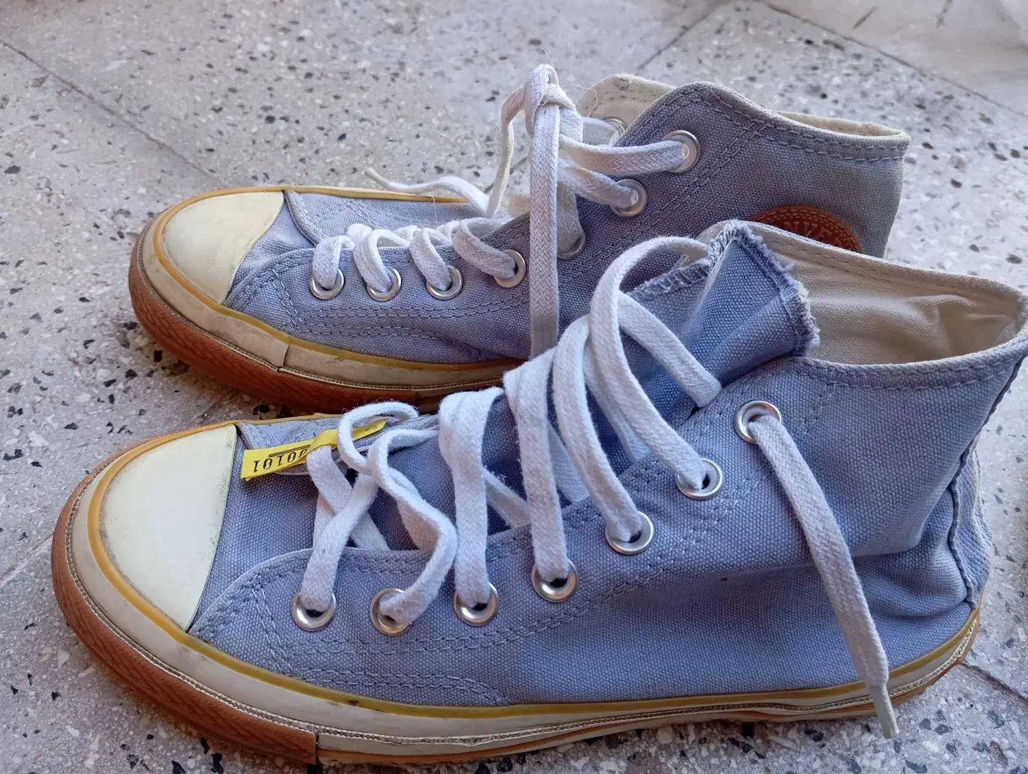 کفش کتونی|کیف، کفش، کمربند|سبزوار, شرق کال جنوبی (شمس آبادی)|دیوار