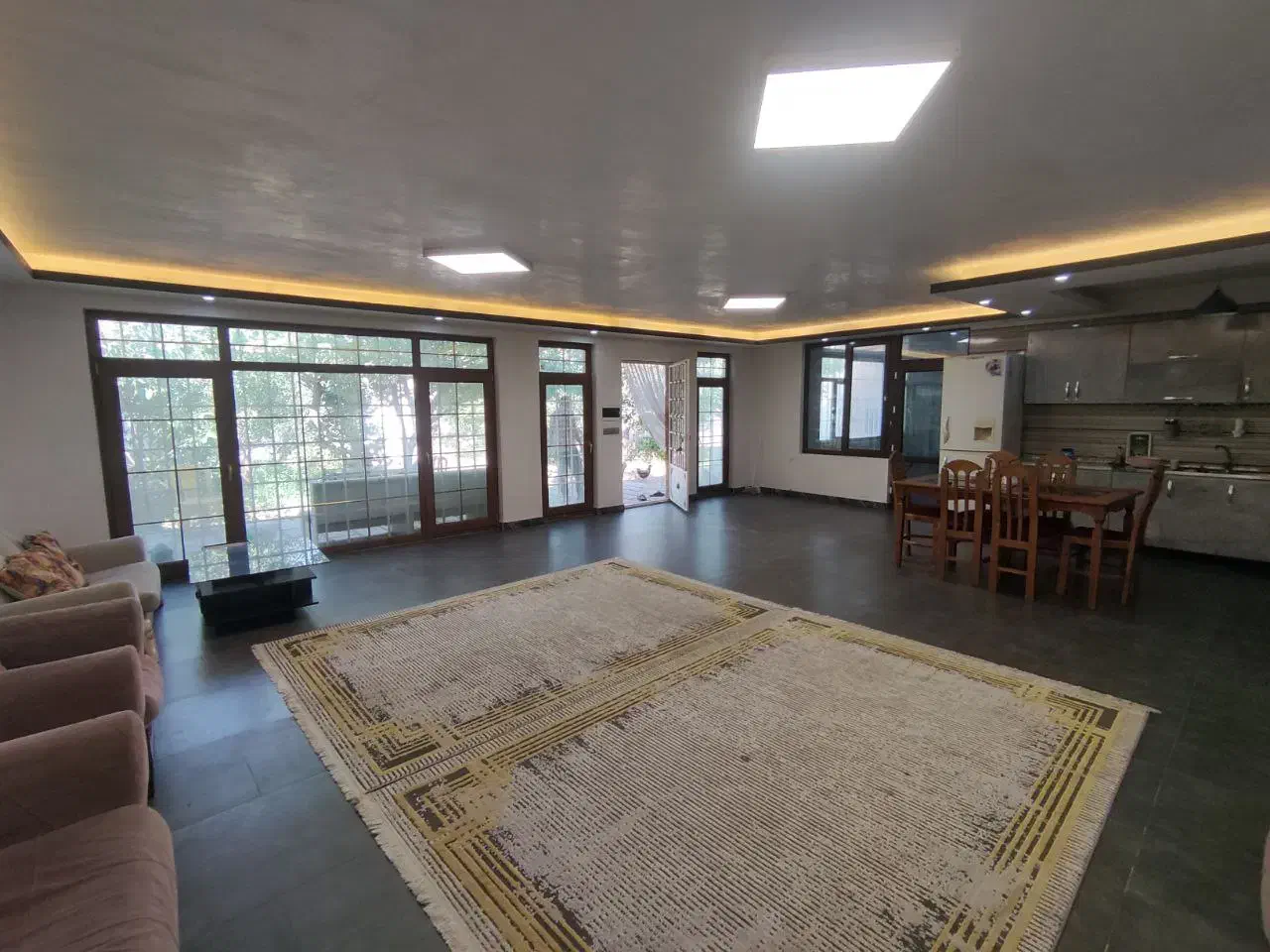 لذت قدم زدن در باغ رویایی / 577متر باغ ویلا|فروش خانه و ویلا|محمدشهر, محمدشهر|دیوار