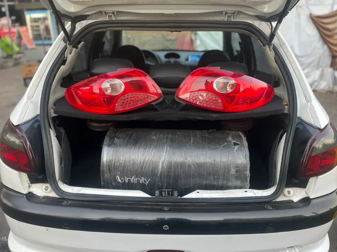 چراغ‌عقب‌خطر۲۰۶بالاسفیدکبریتی ویستون۲۰۷rc|قطعات یدکی و لوازم جانبی|تهران, تهرانسر غربی|دیوار