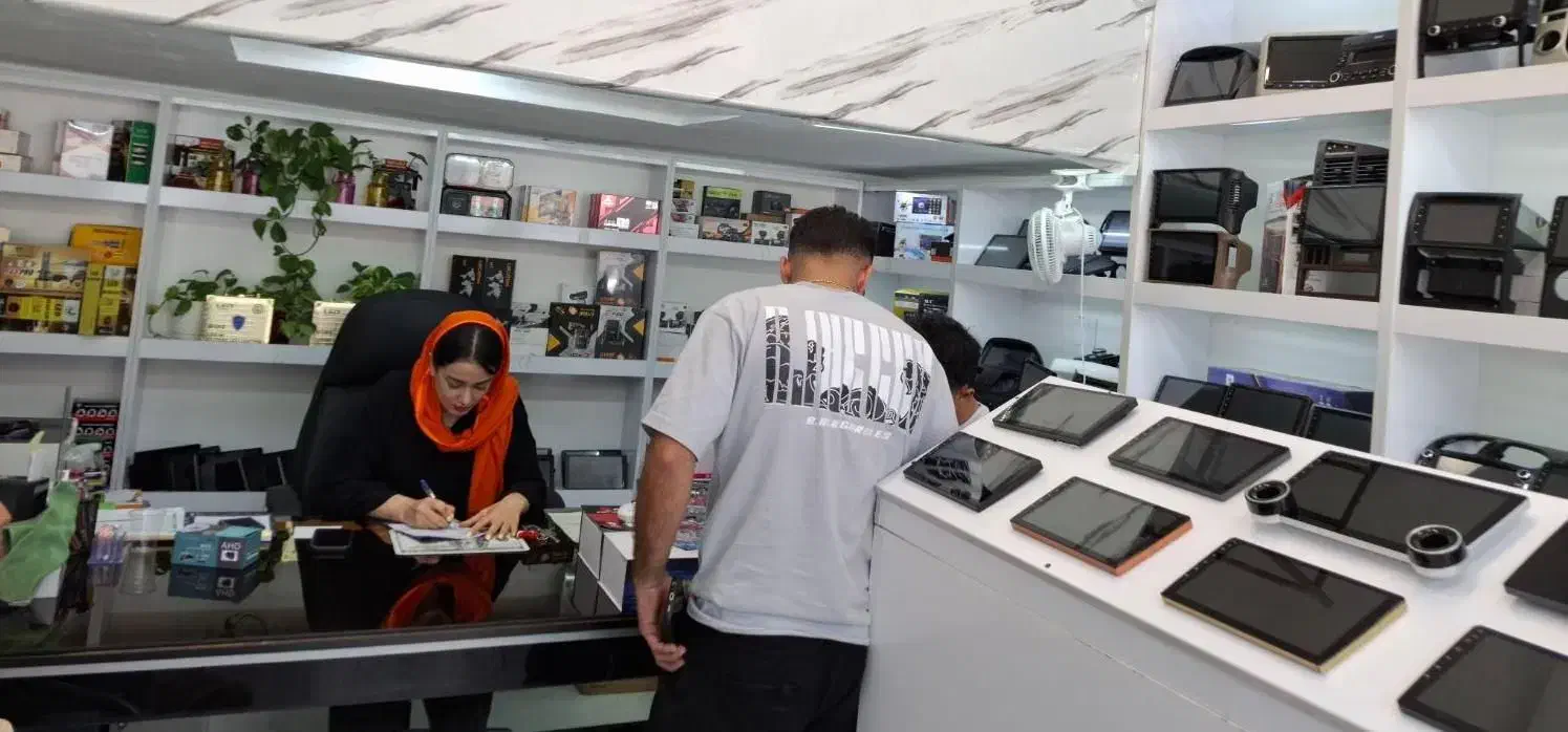 اقساط بدون پیشپرداخت مانیتور باند ردیاب ماشین خودر|قطعات یدکی و لوازم جانبی|شیراز, کاراندیش|دیوار