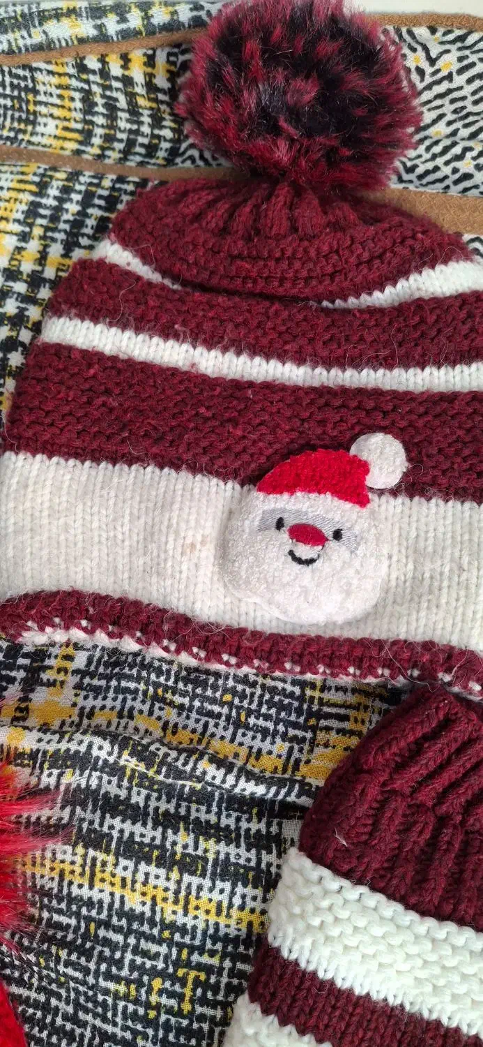 کلاه بچه گانه پشمی در حد نو|کفش و لباس بچه|اندیشه, اندیشه فاز ۱|دیوار