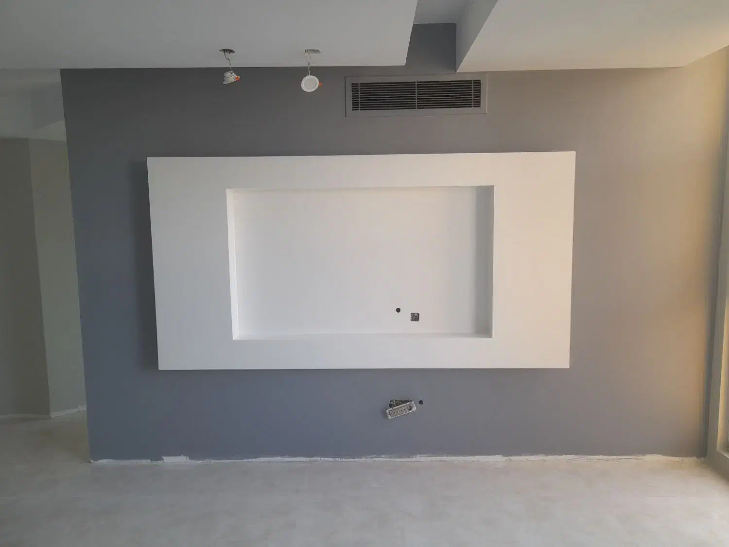 نقاش ساختمان روغنی متری ۱۳۵ تومن|خدمات پیشه و مهارت|کرج, ساماندهی|دیوار