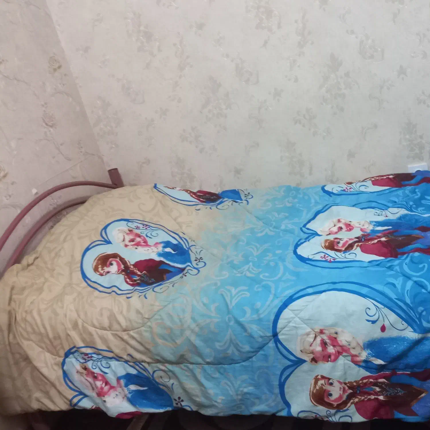 تخت فلزی دست ساز ، رنگ کوره ای|تخت و سرویس خواب|ایلام, |دیوار