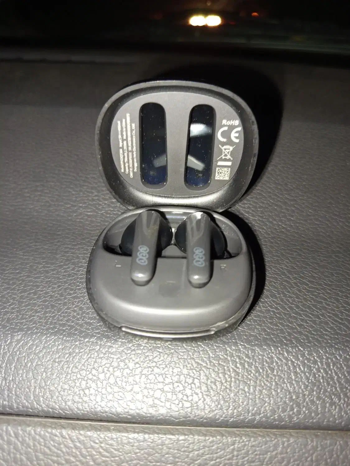 ایرپاد Qcy|پخشکننده همراه|رشت, دروازه لاکان|دیوار