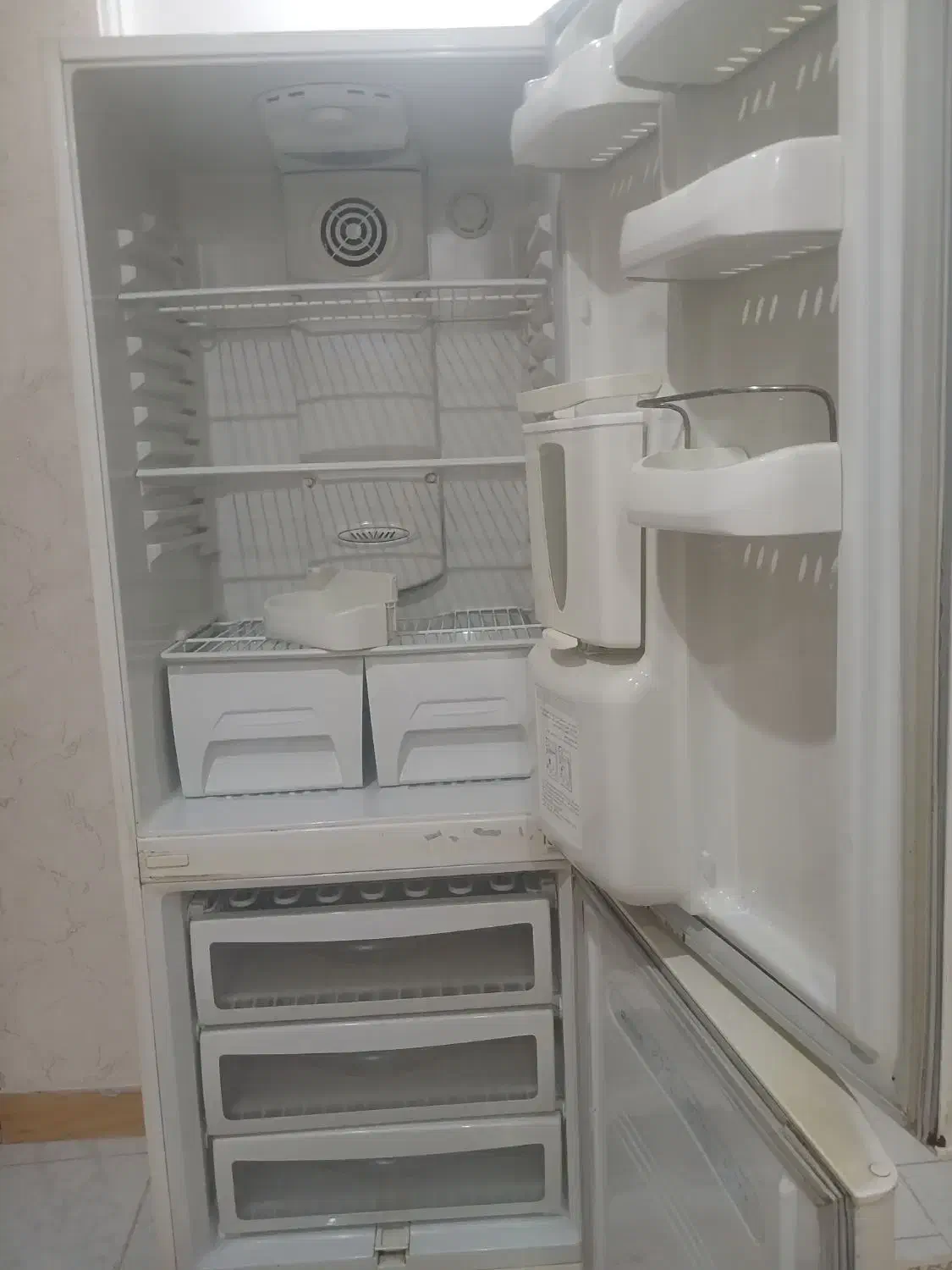 یخچال|یخچال و فریزر|رشت, آب و برق|دیوار