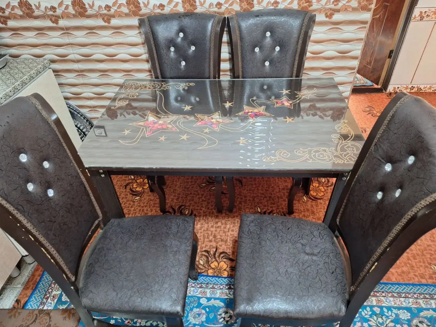 میز غذاخوری|میز و صندلی غذاخوری|ایجرود, |دیوار