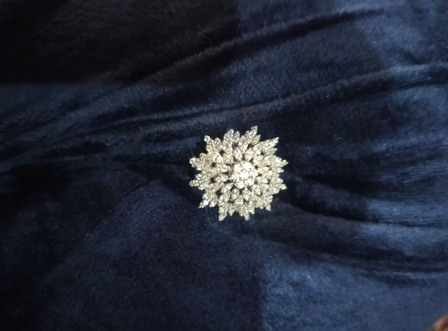 انگشتر بسیار زیبا طرح الماس|جواهرات|قم, زنبیل آباد|دیوار