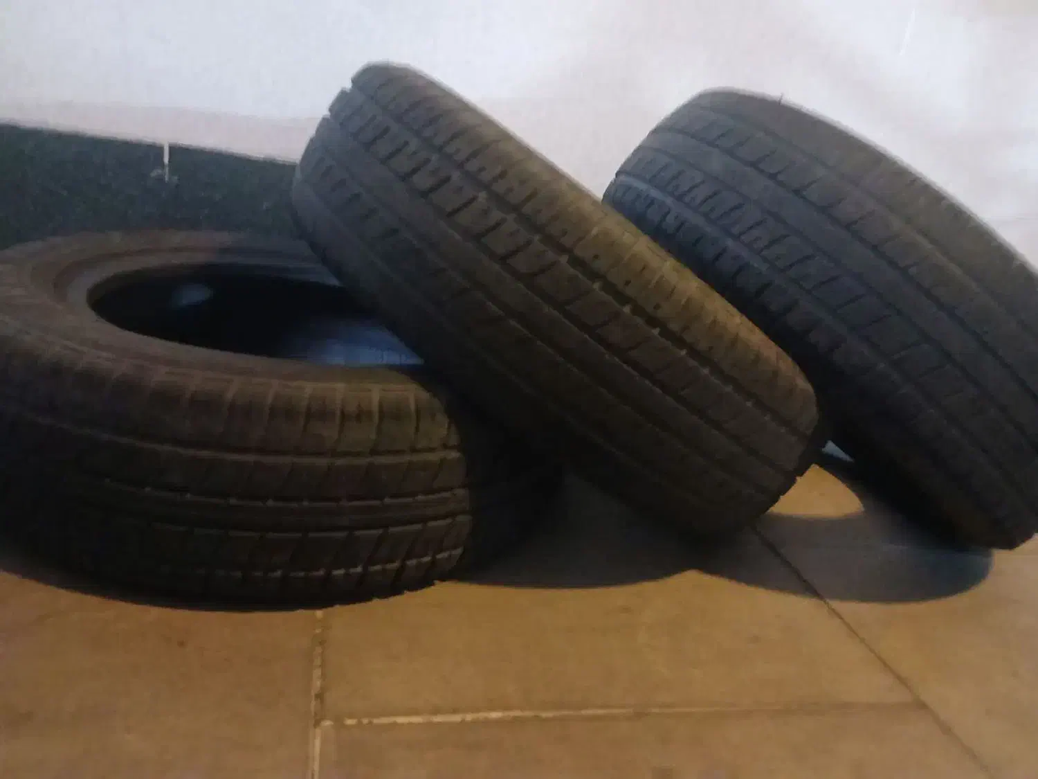 لاستیک ۷۰درصد|قطعات یدکی و لوازم جانبی|کاشان, زیارتی|دیوار