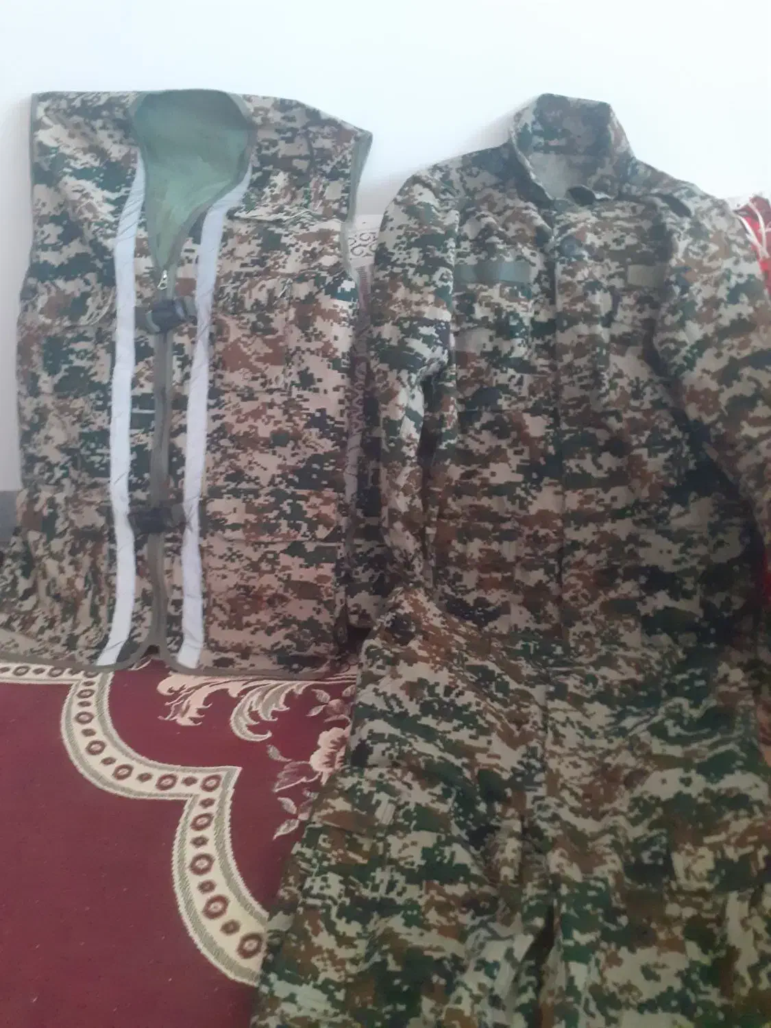 لباس پلنگی|لباس|مشهد مرغاب, |دیوار