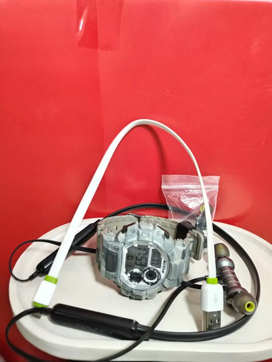 ساعت ACTIVE و هندزفری بلوتوثی Awei در حد نو|لوازم جانبی موبایل و تبلت|تربت‌حیدریه, شهرک ولیعصر|دیوار