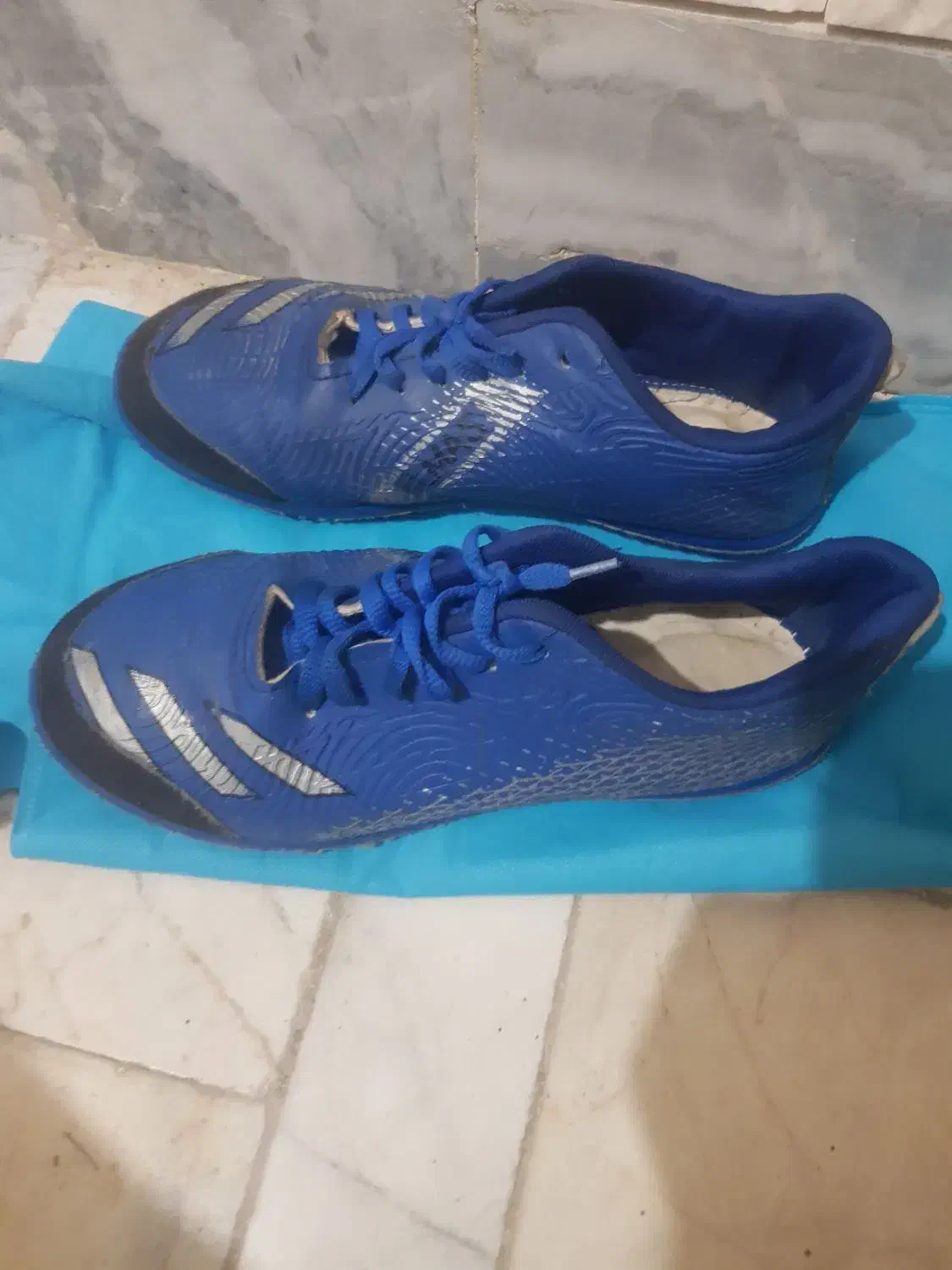 کفش ورزشی چمن|کیف، کفش، کمربند|مراغه, |دیوار