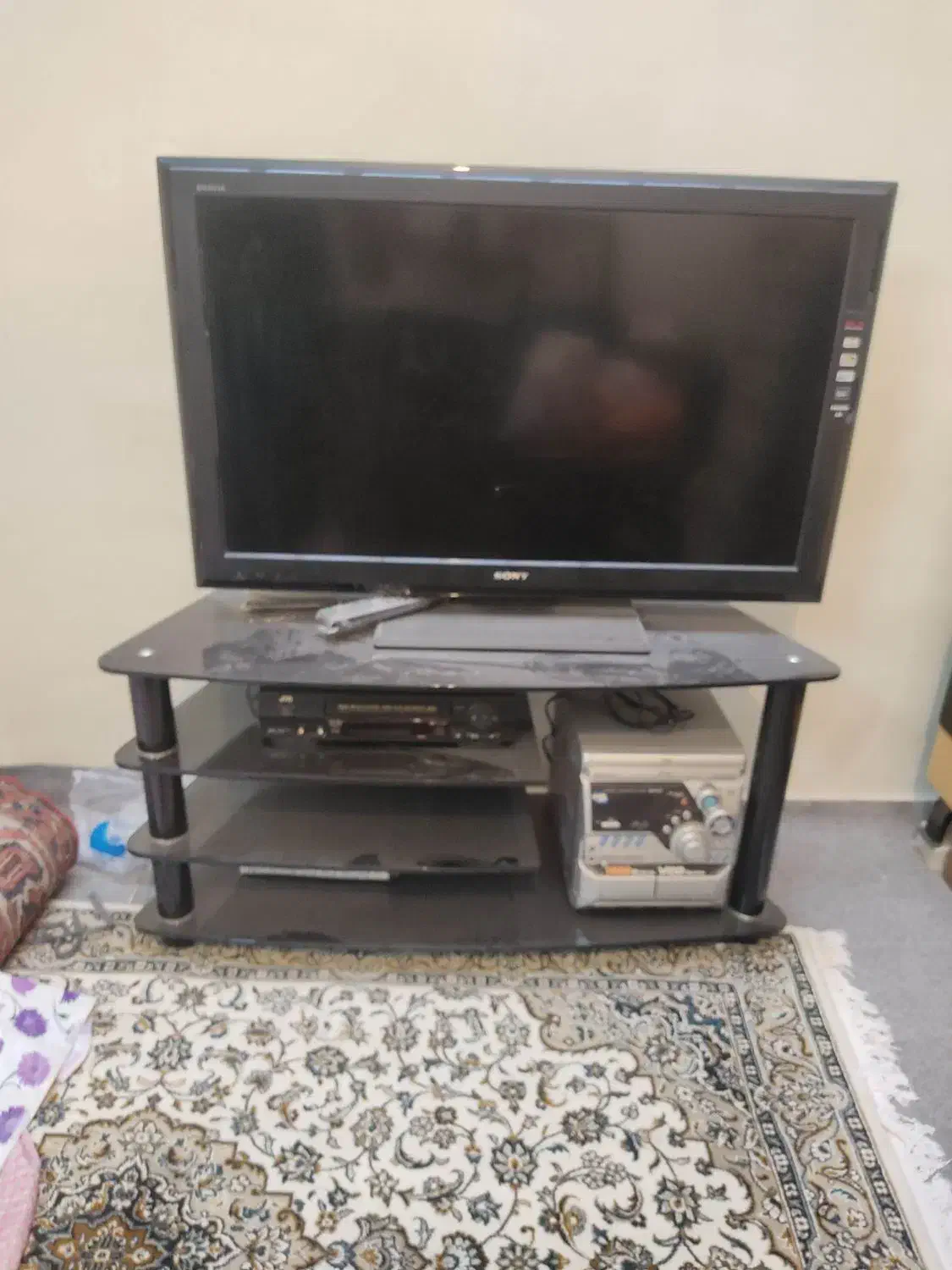 تلویزیون ال سی دی با میز|تلویزیون و پروژکتور|اصفهان, کوی امام جعفر صادق|دیوار