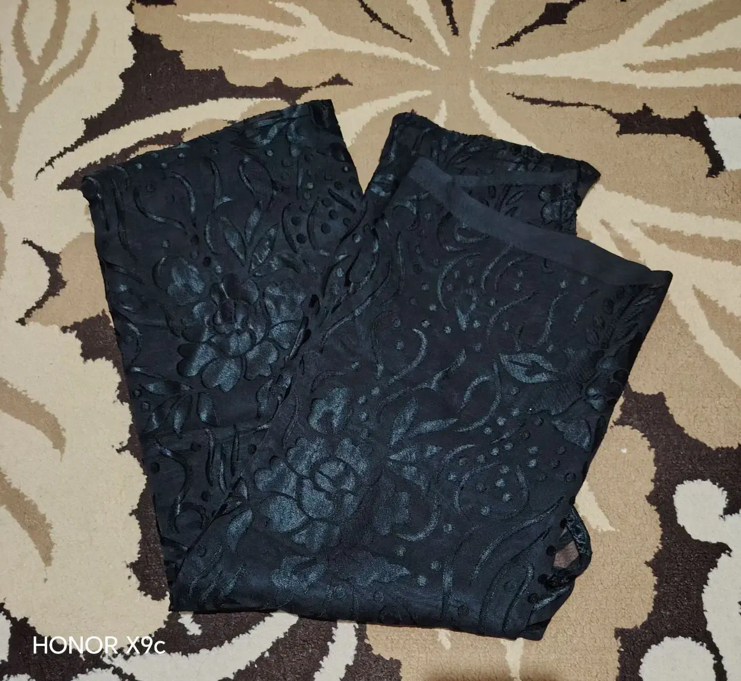 چادر|لباس|رباط‌کریم, رباط‌کریم|دیوار