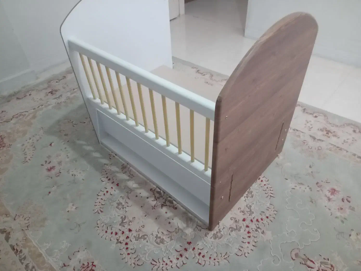 تخت نوزاد|تخت و صندلی بچه|تهران, دهکده المپیک|دیوار