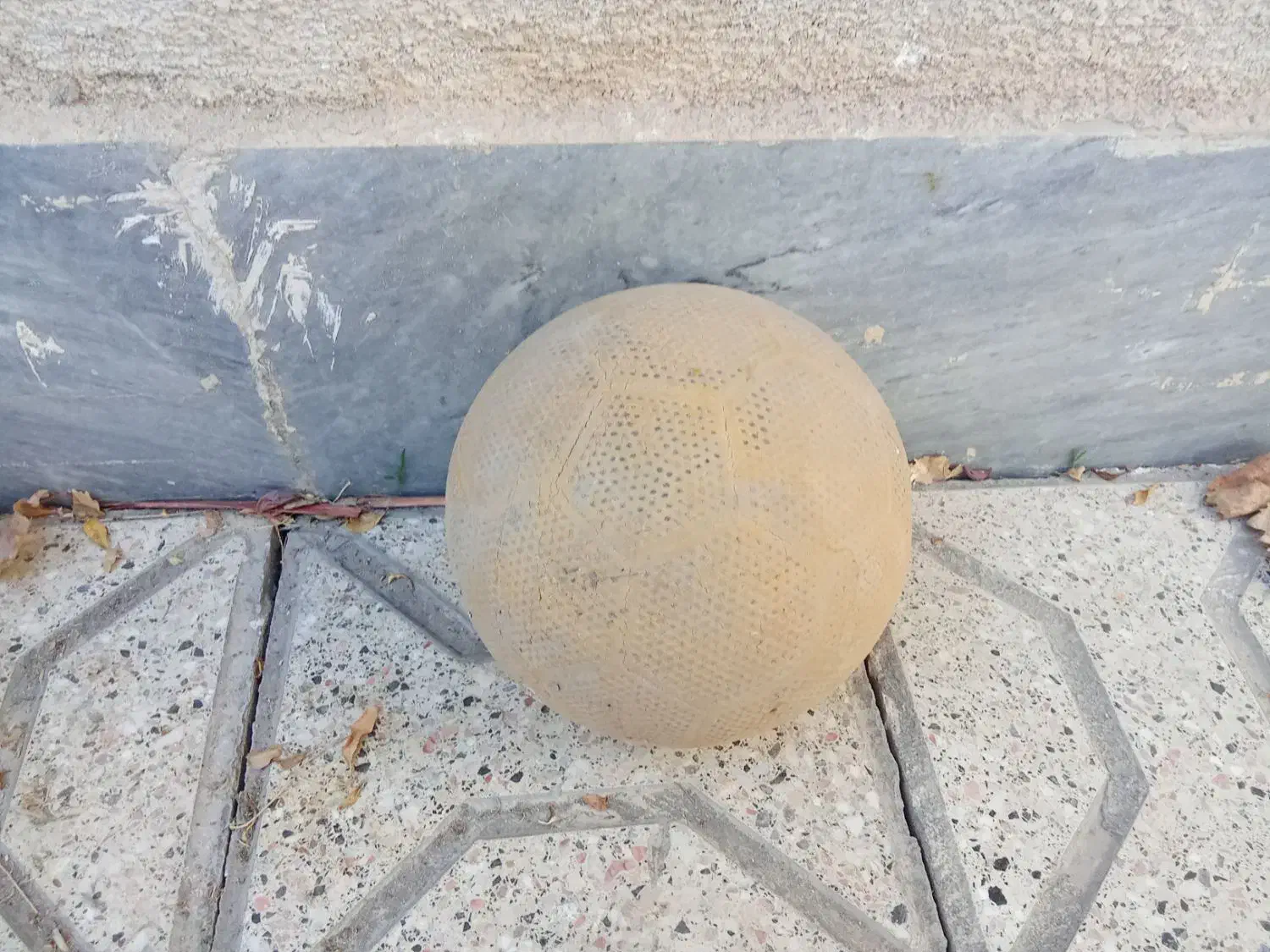 توپ|تجهیزات ورزشی|آشخانه, |دیوار