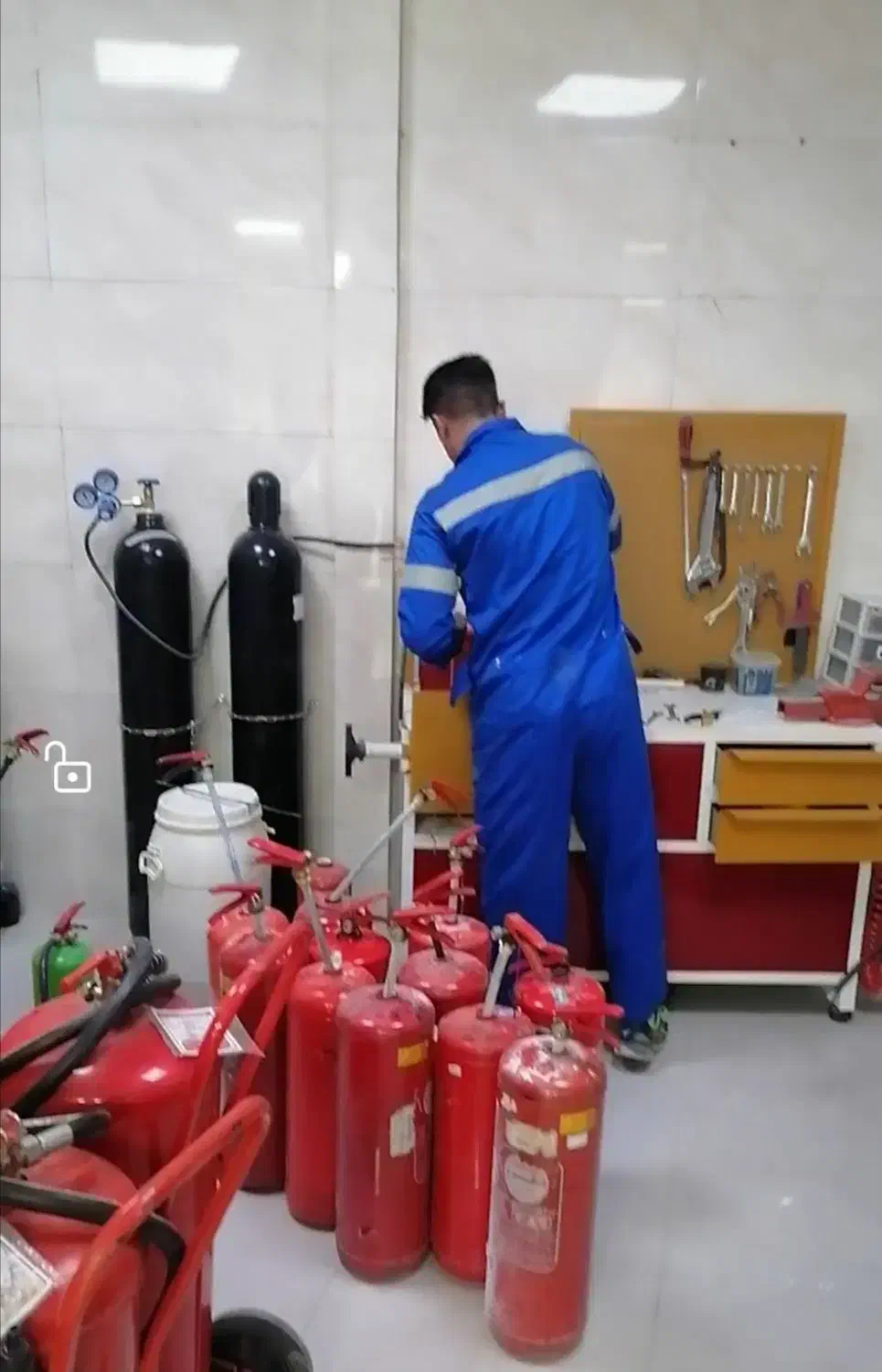 شارژ کپسولهای آتش‌نشانی فروش کپسول آتش‌نشانی|خدمات پیشه و مهارت|محمدشهر, محمدشهر|دیوار