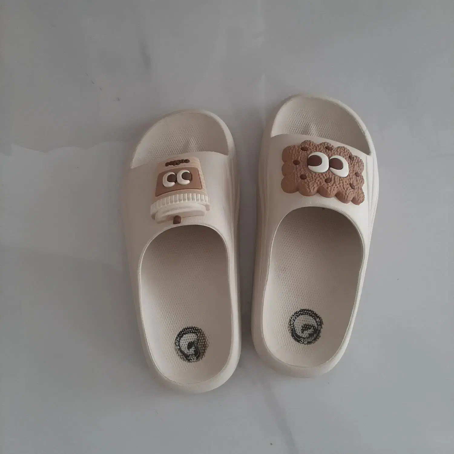 دمپایی رو فرشی|کیف، کفش، کمربند|اراک, |دیوار