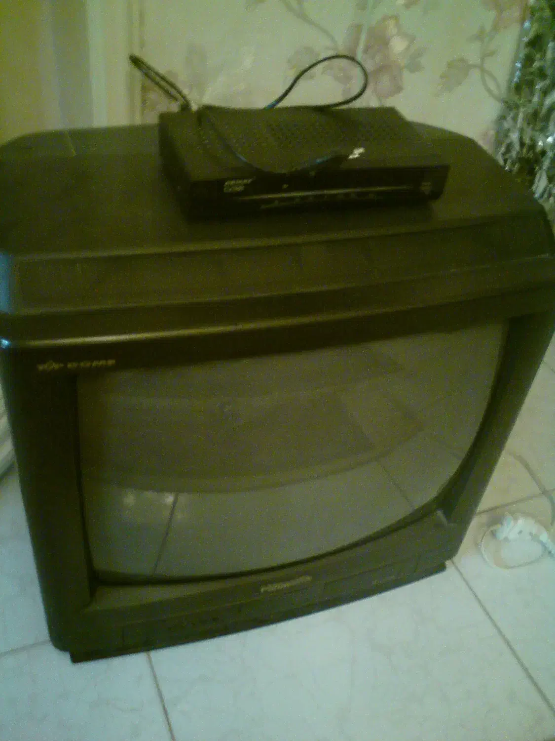 دستگاه دیجیتال وتلویزیون پاناسونیک قدیمی|تلویزیون و پروژکتور|اراک, |دیوار