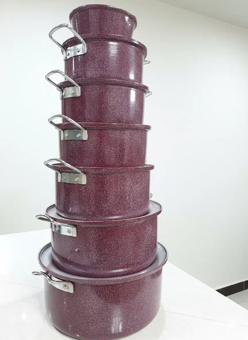 قابلمه روحی نو|ظروف پخت‌وپز|اراک, |دیوار