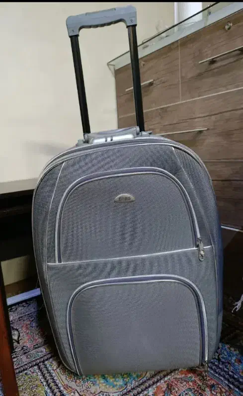 گمشده چمدان حجاج|اشیا|سلماس, |دیوار