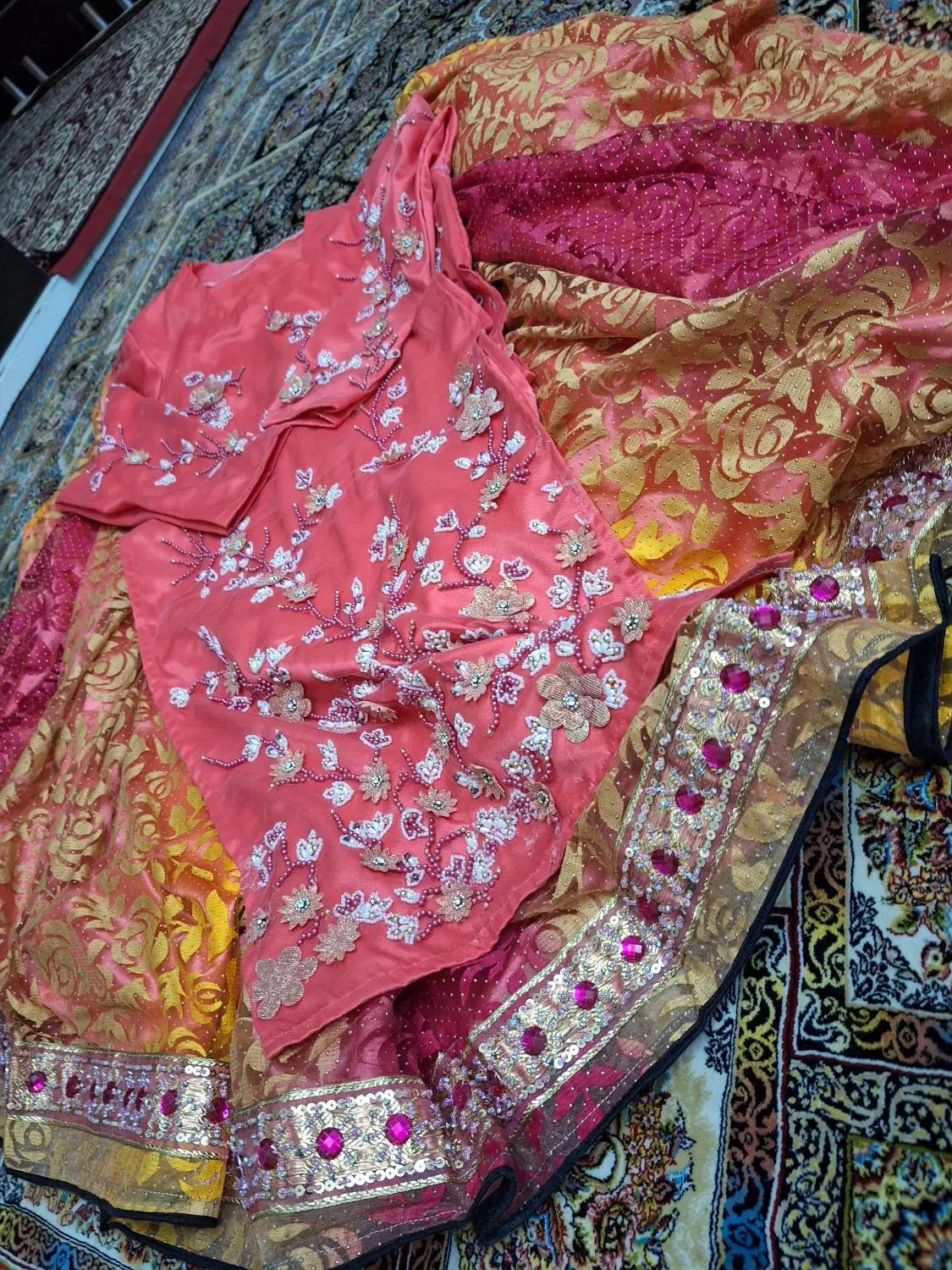 فروش لباس محلی یک دست کامل|لباس|شیراز, باغ تخت|دیوار