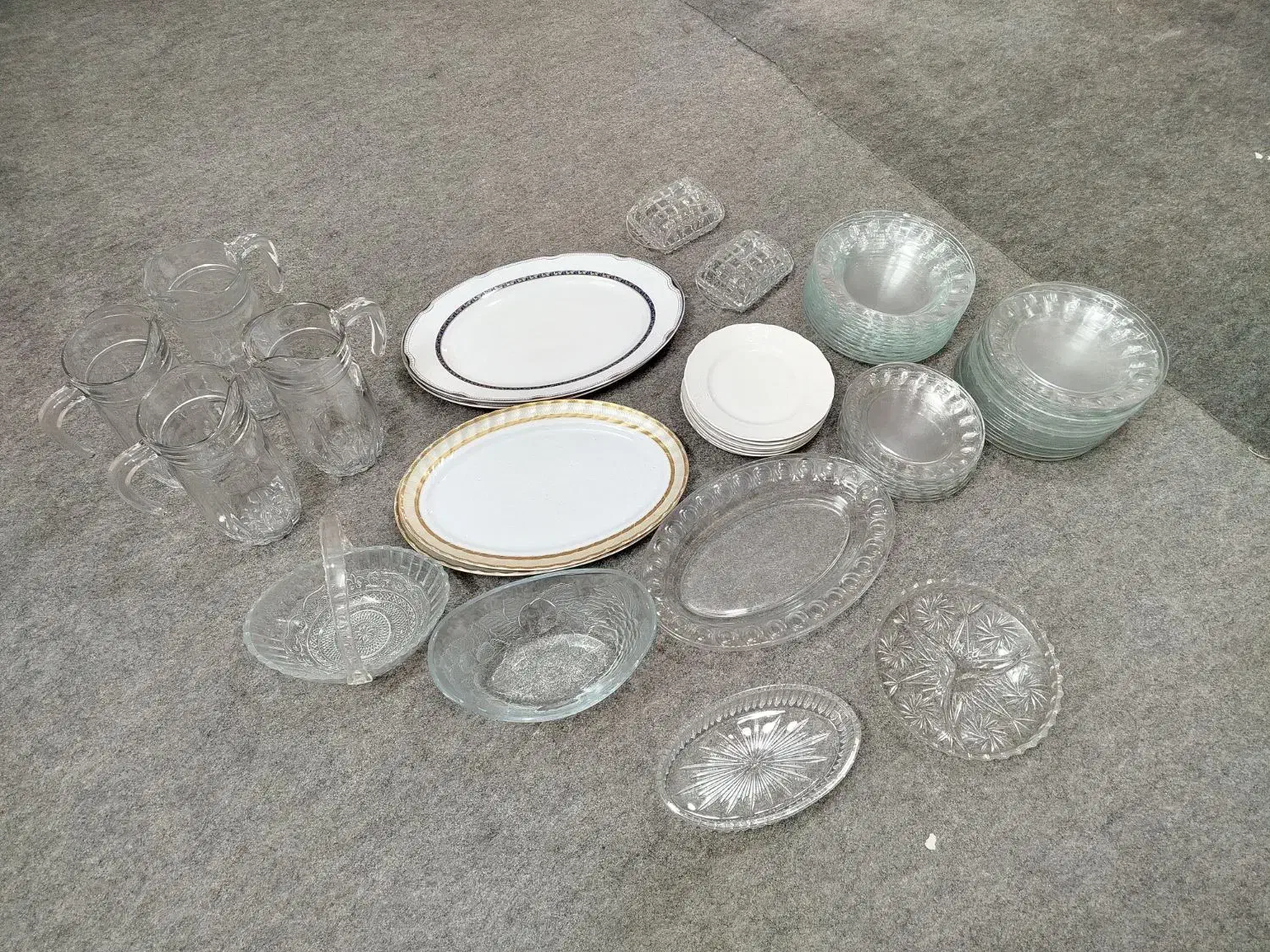 تعدادی وسایل پذیرایی|ظروف سرو و پذیرایی|کرج, حسن آباد|دیوار