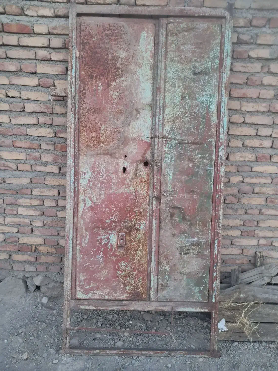 درب حیاط ودرب خانه وپنجره خانه|مصالح و تجهیزات ساختمان|سراب, |دیوار