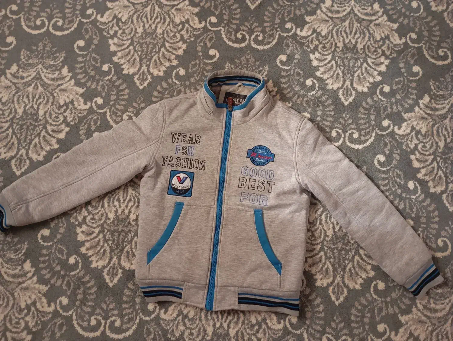 کاپشن نخی|لباس|فومن, |دیوار