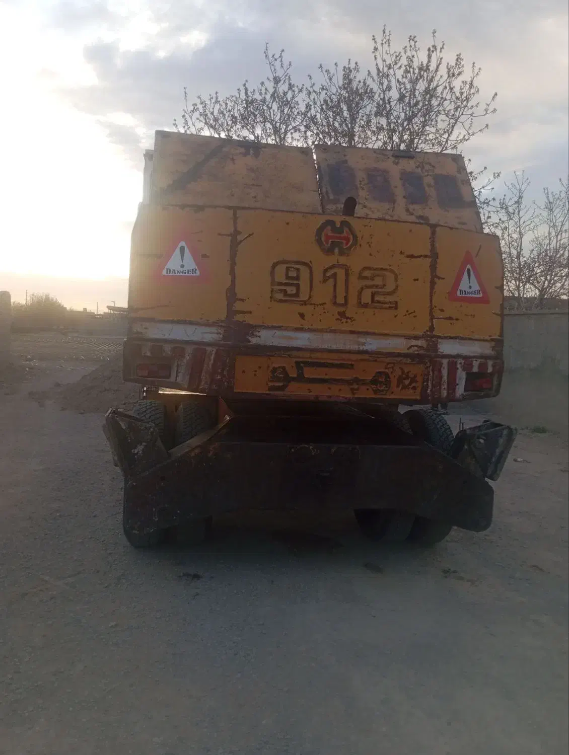 بیل لاستیکی 912|خودرو سنگین|تبریز, |دیوار