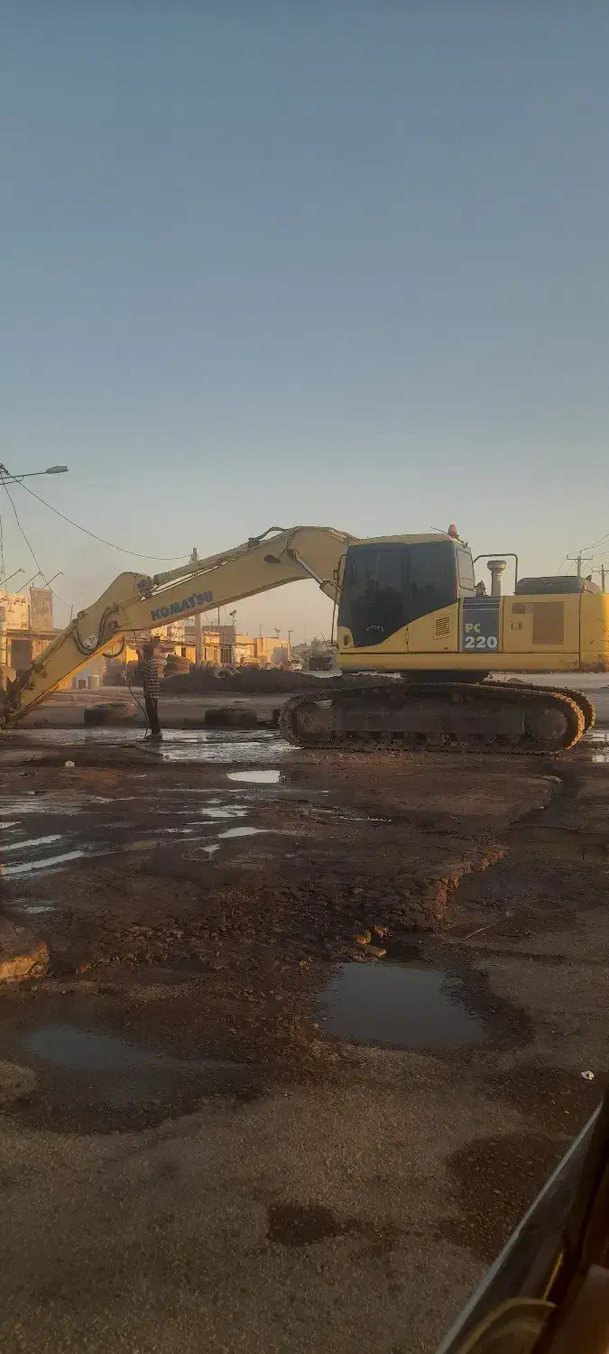 بیل کوماتسو ۲۲۰|خودرو سنگین|بندر ماهشهر, |دیوار