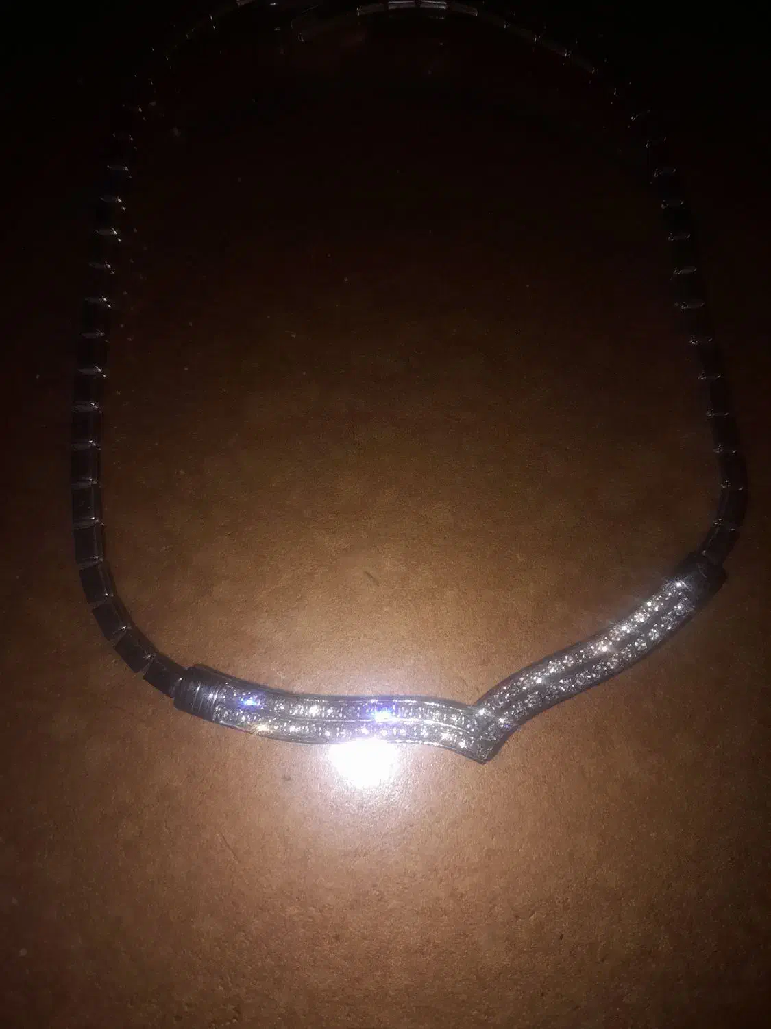 گردنبند نگین دار رنگ ثابت تاتنیوم اصل|بدلیجات|رشت, نظری|دیوار