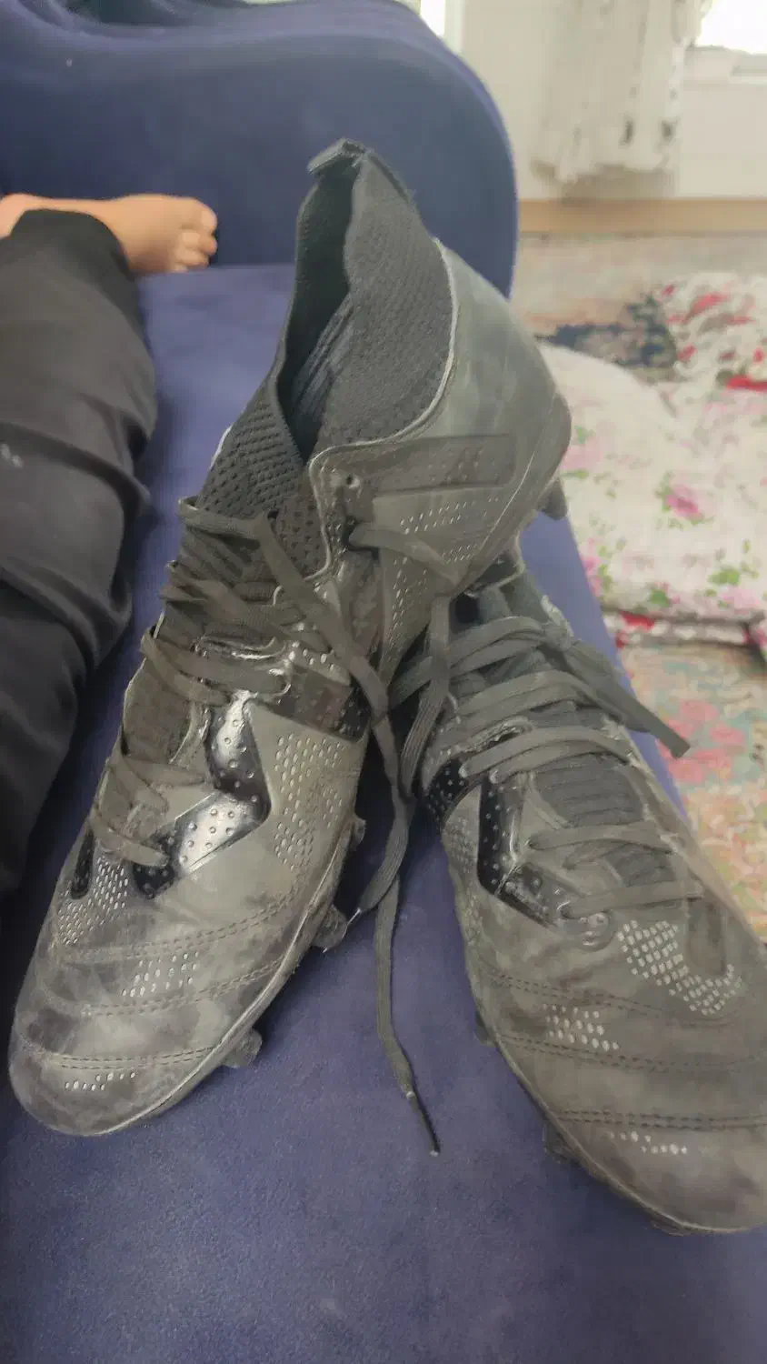 کفش فوتبال|کیف، کفش، کمربند|بافت, |دیوار