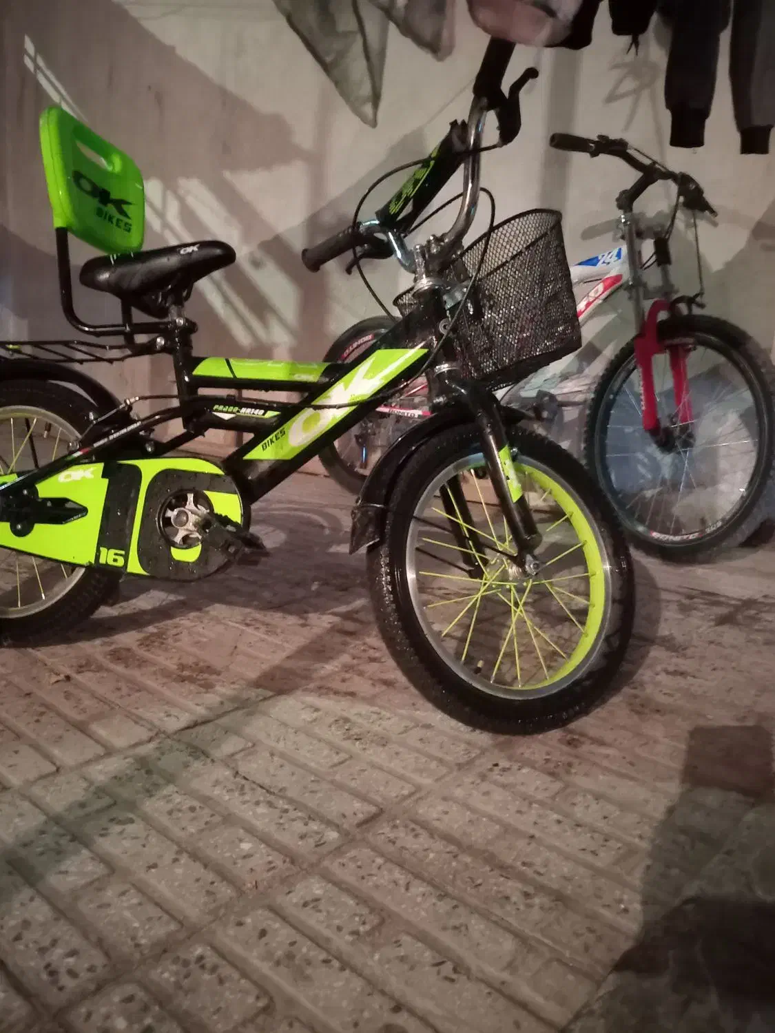 دوچرخه|دوچرخه، اسکیت، اسکوتر|هرسین, |دیوار