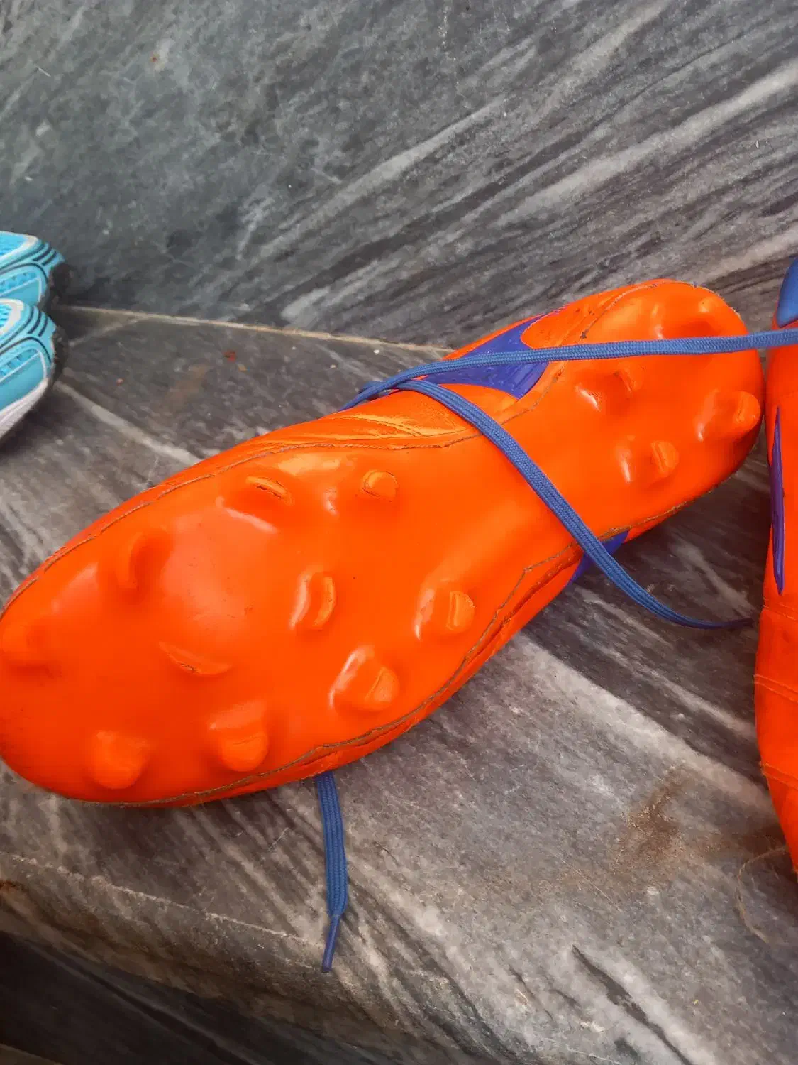 کفش فوتبال|کیف، کفش، کمربند|بروجرد, |دیوار