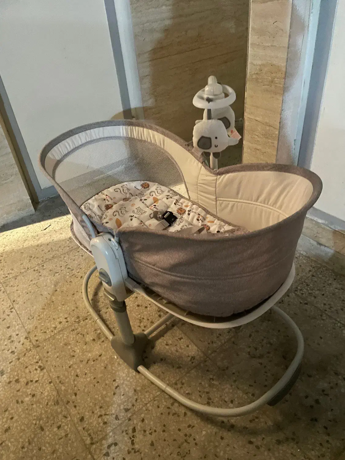 گهواره|تخت و سرویس خواب|شیراز, سیلو|دیوار