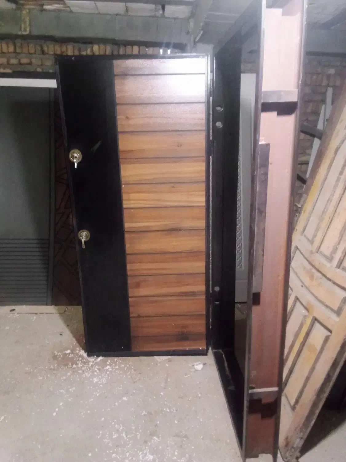 فروش یک عدد درب ضد سرقت|مصالح و تجهیزات ساختمان|رودهن, |دیوار