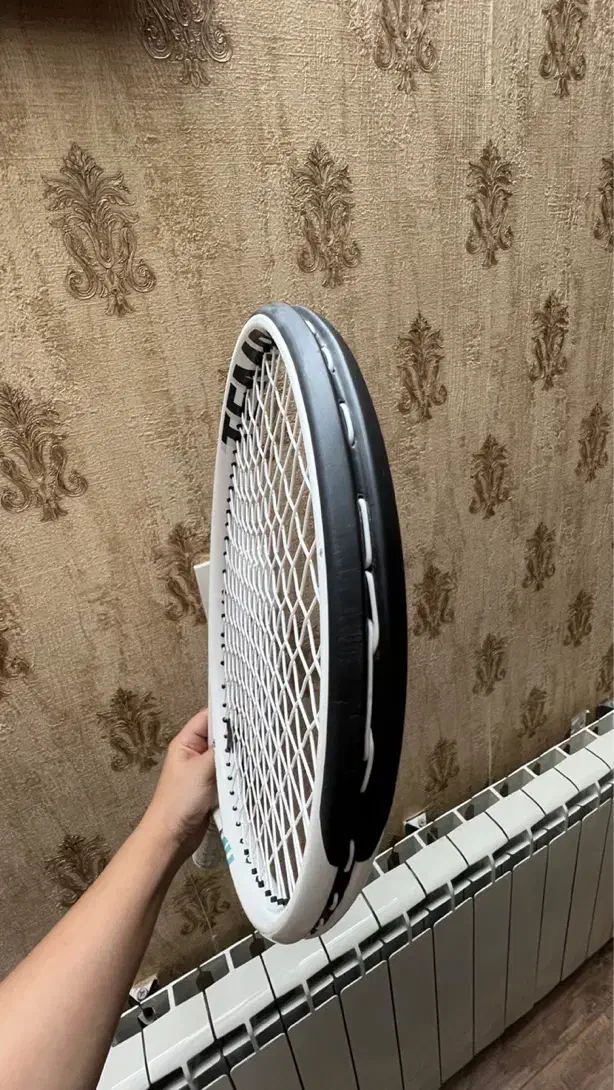 راکت تنیس در حد نو|تجهیزات ورزشی|رشت, گلسار|دیوار