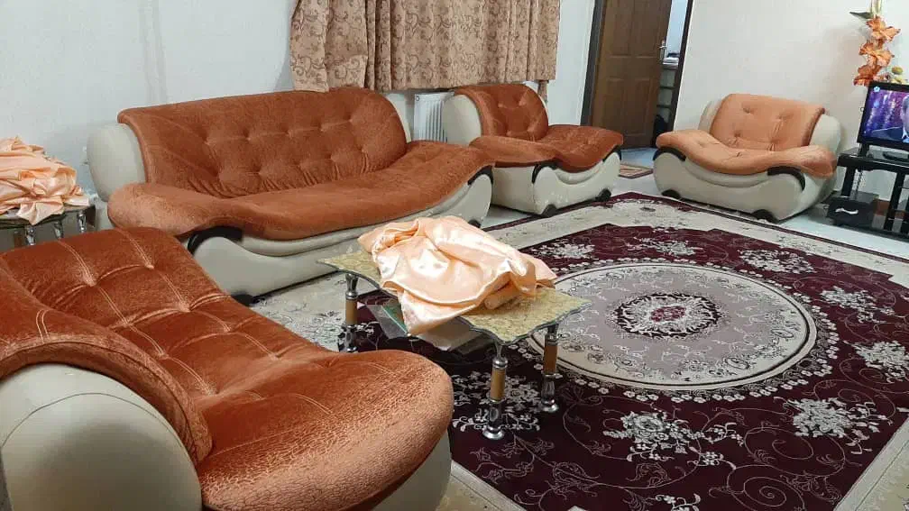 مبل هفت نفره سالم وتمیز|مبلمان خانگی و میز عسلی|لار, |دیوار