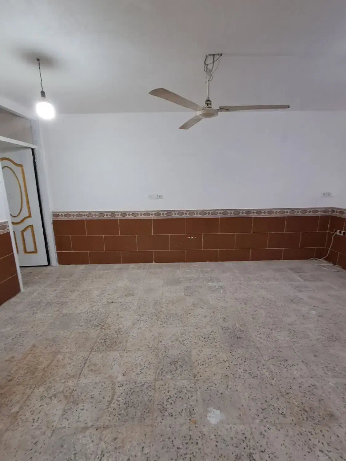 اجاره اپارتمان۹۰ متری طبقه اول تک خواب|اجارهٔ آپارتمان|بندر گناوه, |دیوار