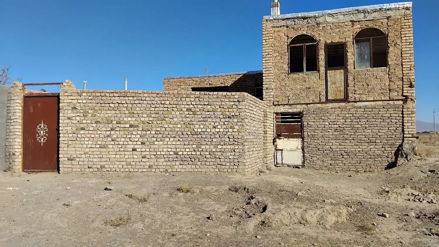 خانه دوبکلس نیمه ساخت واقع در جاده بهشت فضل|فروش خانه و ویلا|نیشابور, دربقاضی|دیوار