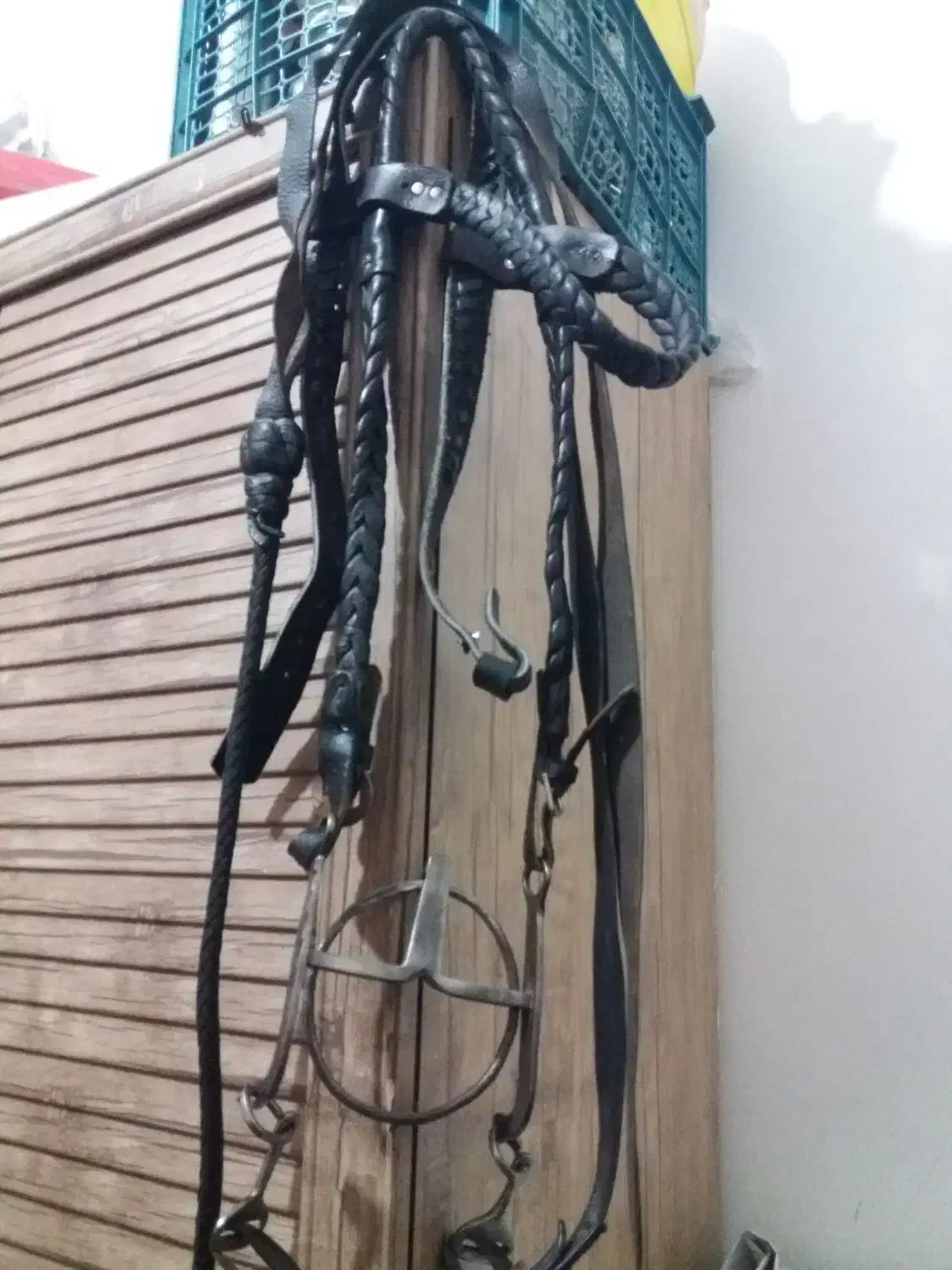 هویزه قدیمی رختنی با کله گیربافتنی قدیمی|اسب و تجهیزات اسب‌سواری|استهبان, |دیوار