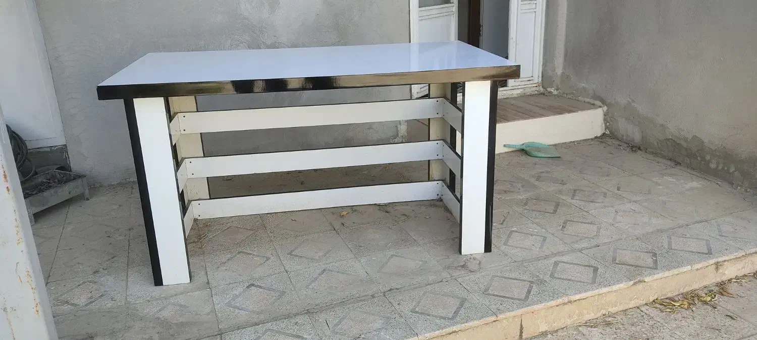 میز کار محکم|میز تحریر و کامپیوتر|دوگنبدان, |دیوار