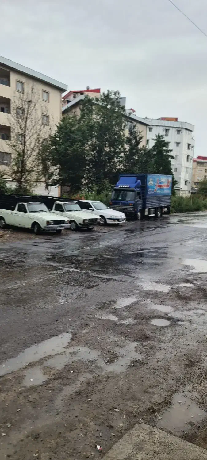 به تعدادی وانت،نیسان،کارگر حمل اثاثیه نیازمندیم|استخدام حمل و نقل|رشت, کوی حسینی|دیوار