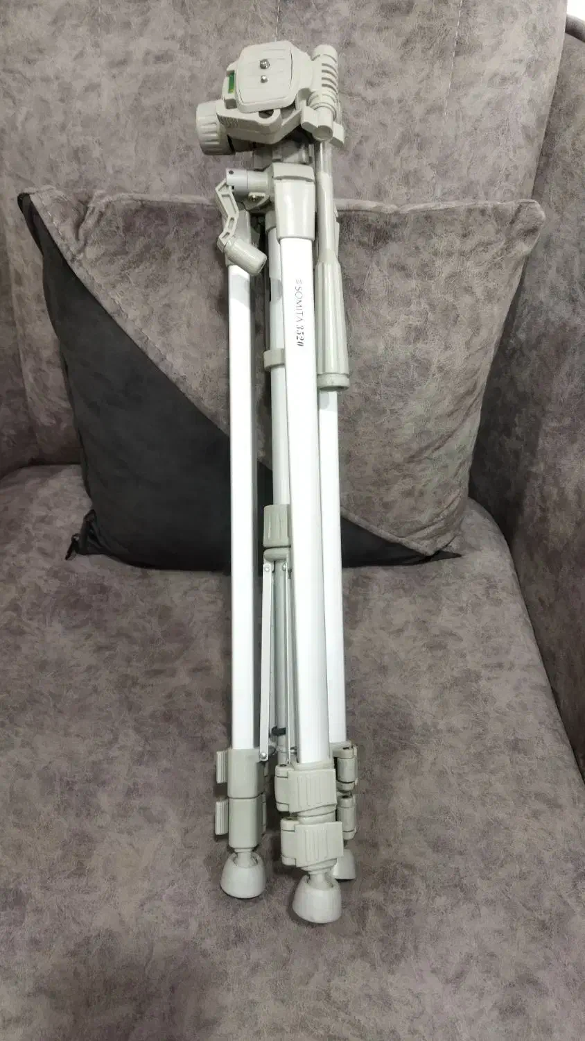 پایه دوربین|دوربین عکاسی و فیلم‌برداری|شیراز, باغ تخت|دیوار