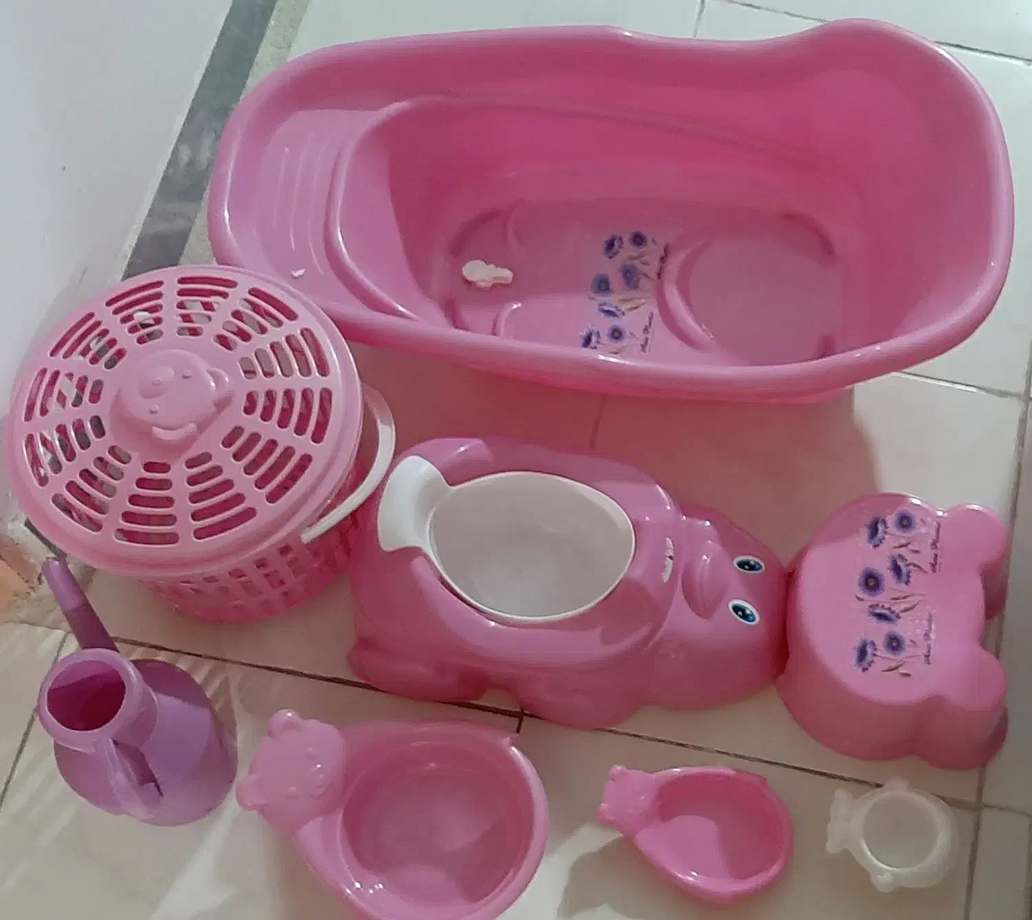 سرویس وان حمام وتشک بیشکه در حد نو|اسباب و اثاث بچه|سنندج, |دیوار