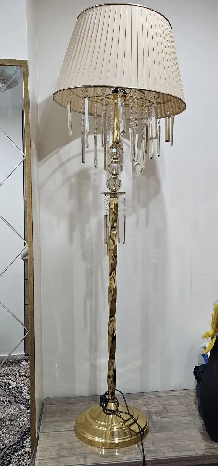 آباژور ایستاده|چراغ خواب و آباژور|نسیمشهر, |دیوار