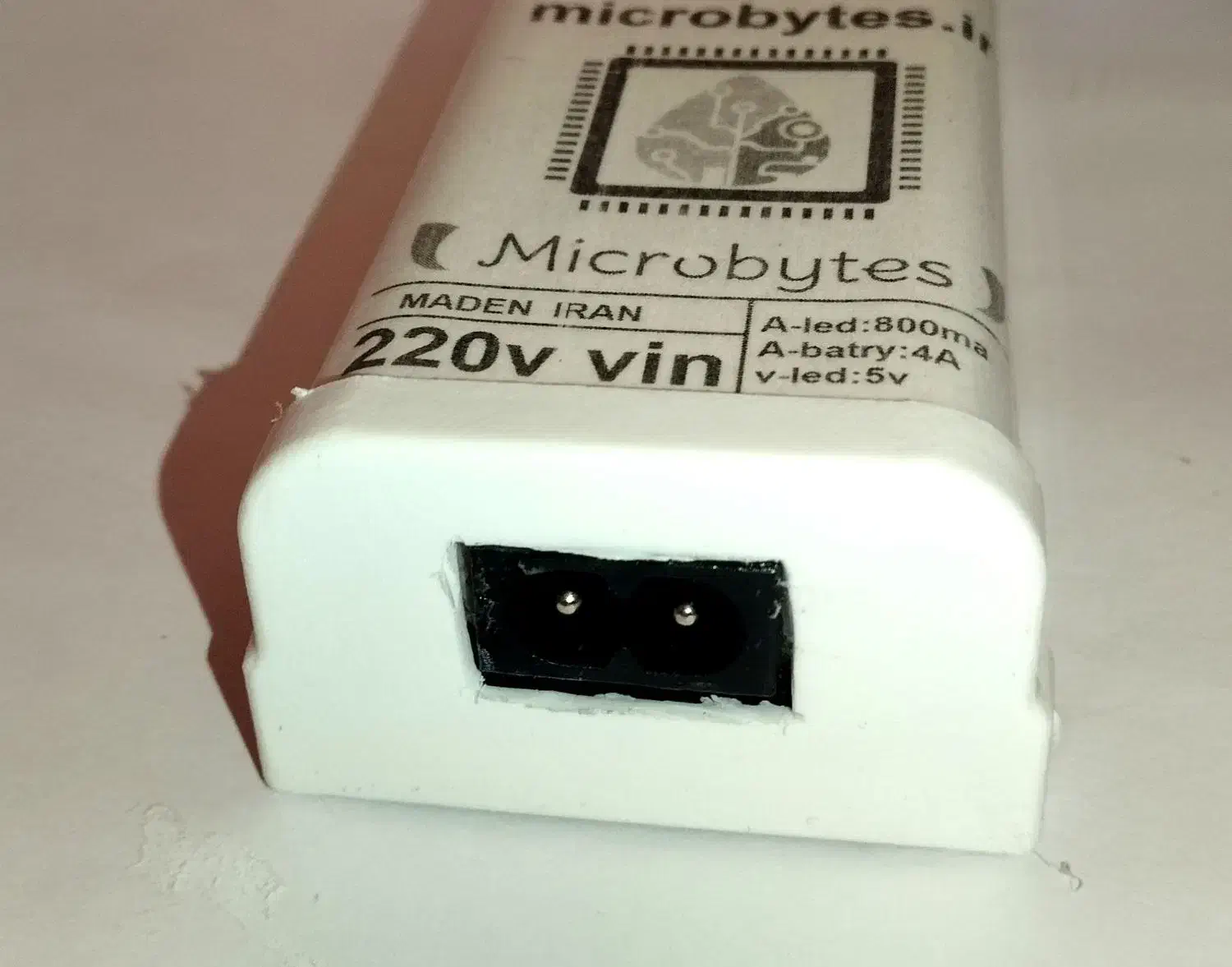 چراغ اظطراری شارژی نیم متری با استانداردبینالمللی|لامپ و چراغ|صدرا-فارس, فاز ۱|دیوار